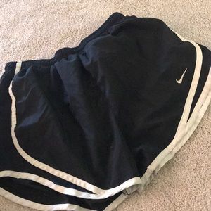 black and white nike shorts